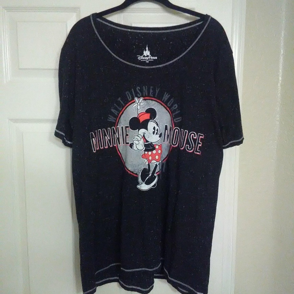 Disney Minnie Mouse shirt super cute!